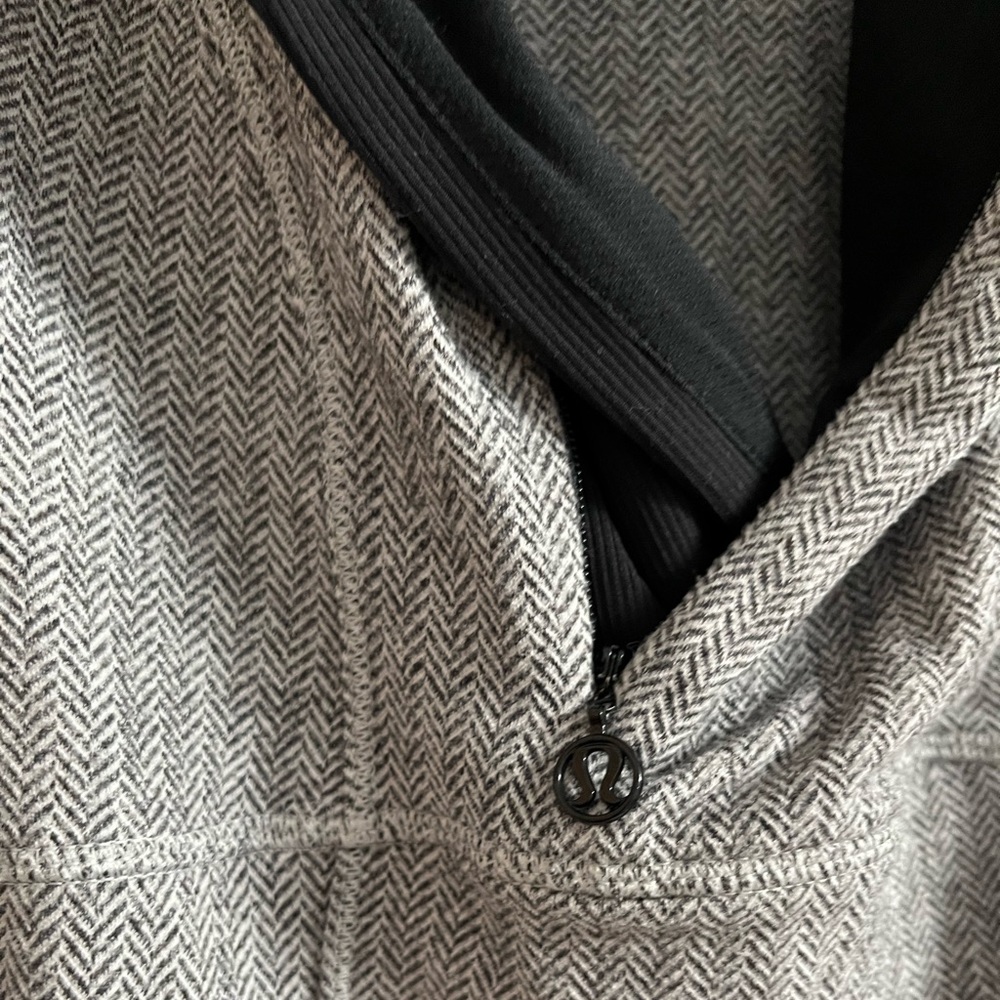 Lululemon gray and black herringbone half zip 4 - Picture 6 of 12